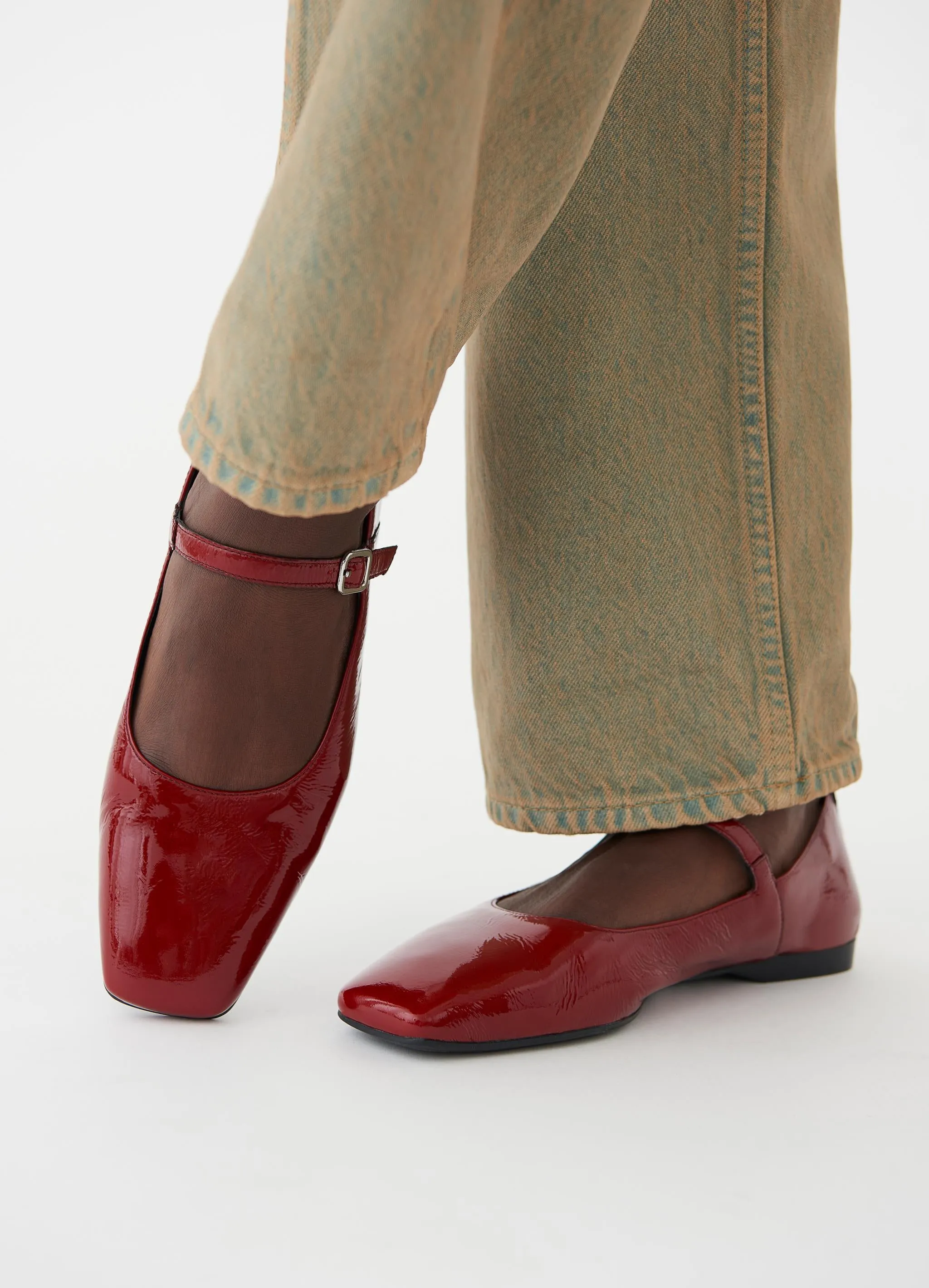5307-460 Delia - Dark Red